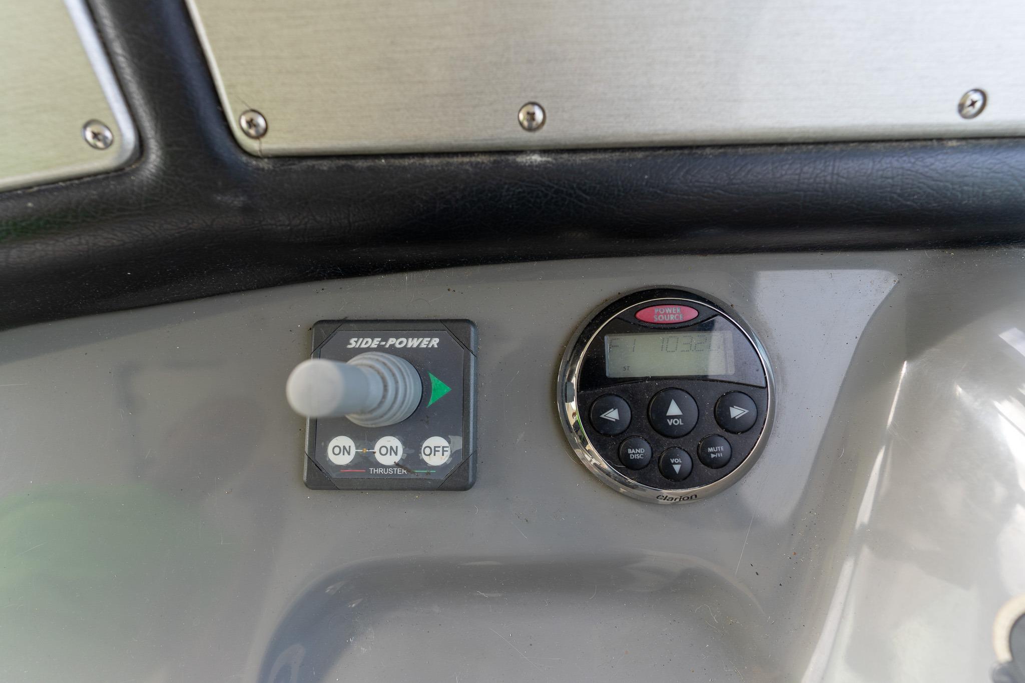 Cruisers Yachts 415 Express Motoryacht