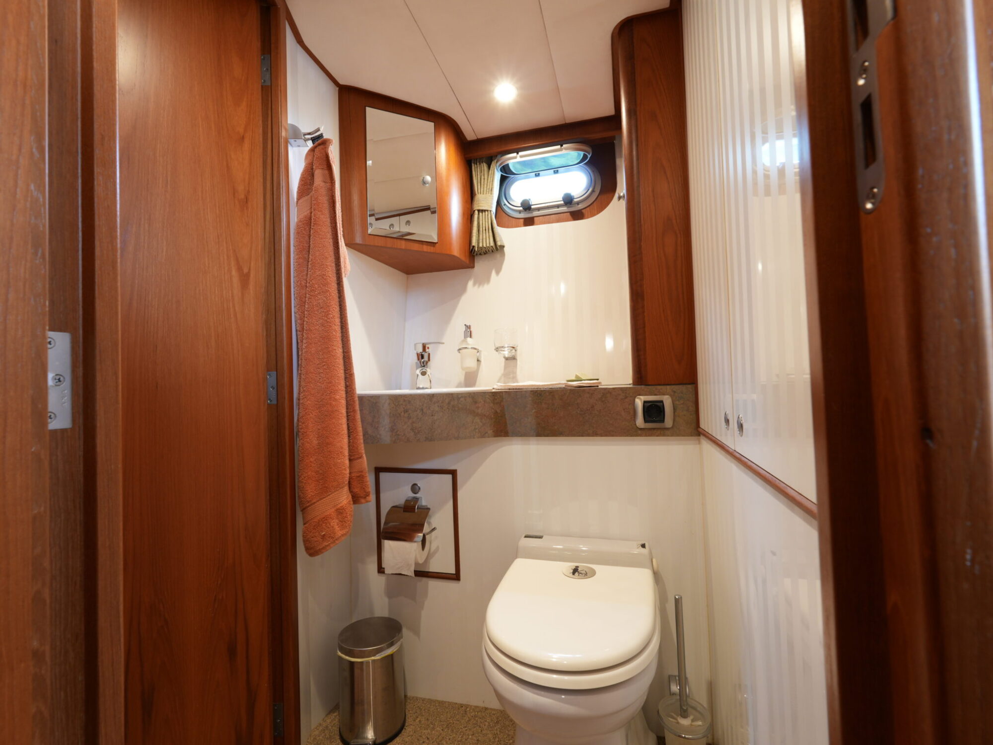 Van Vossen Parade 12.70 AK Exclusive