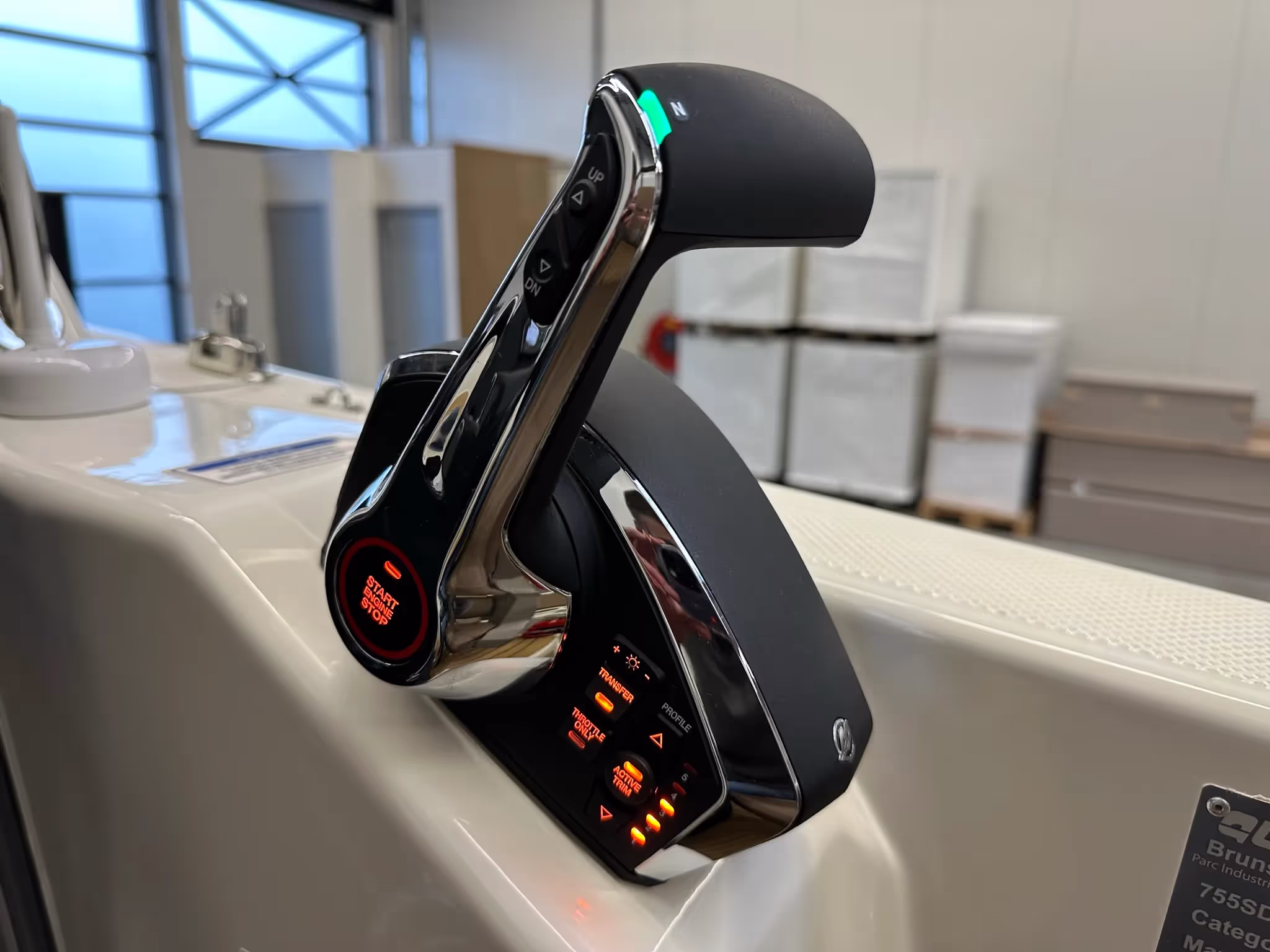 Quicksilver 755 Sundeck