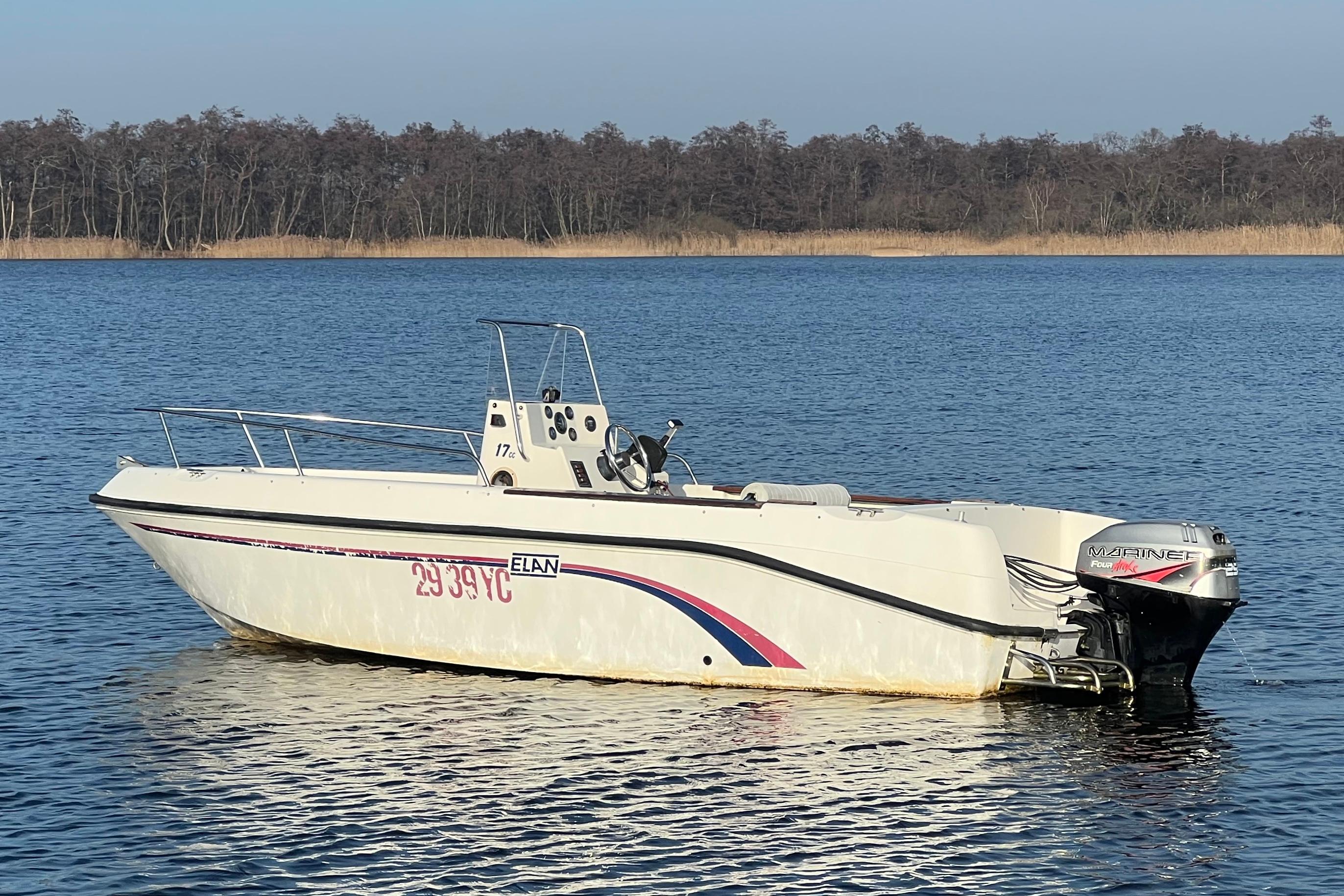 Elan 17 CC Center Consoleboot