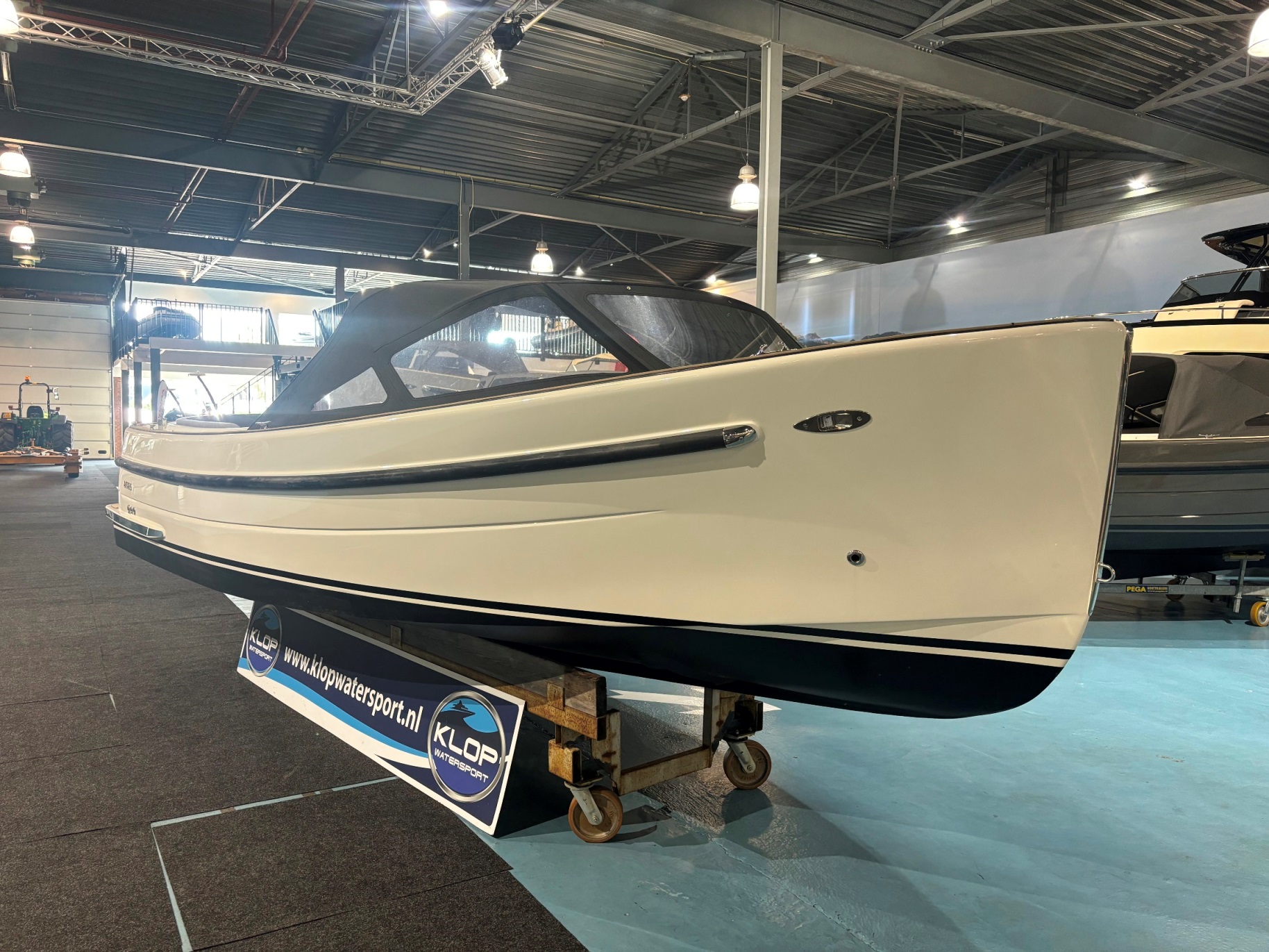 Antaris Fifty5 met vetus 27 pk - op voorraad