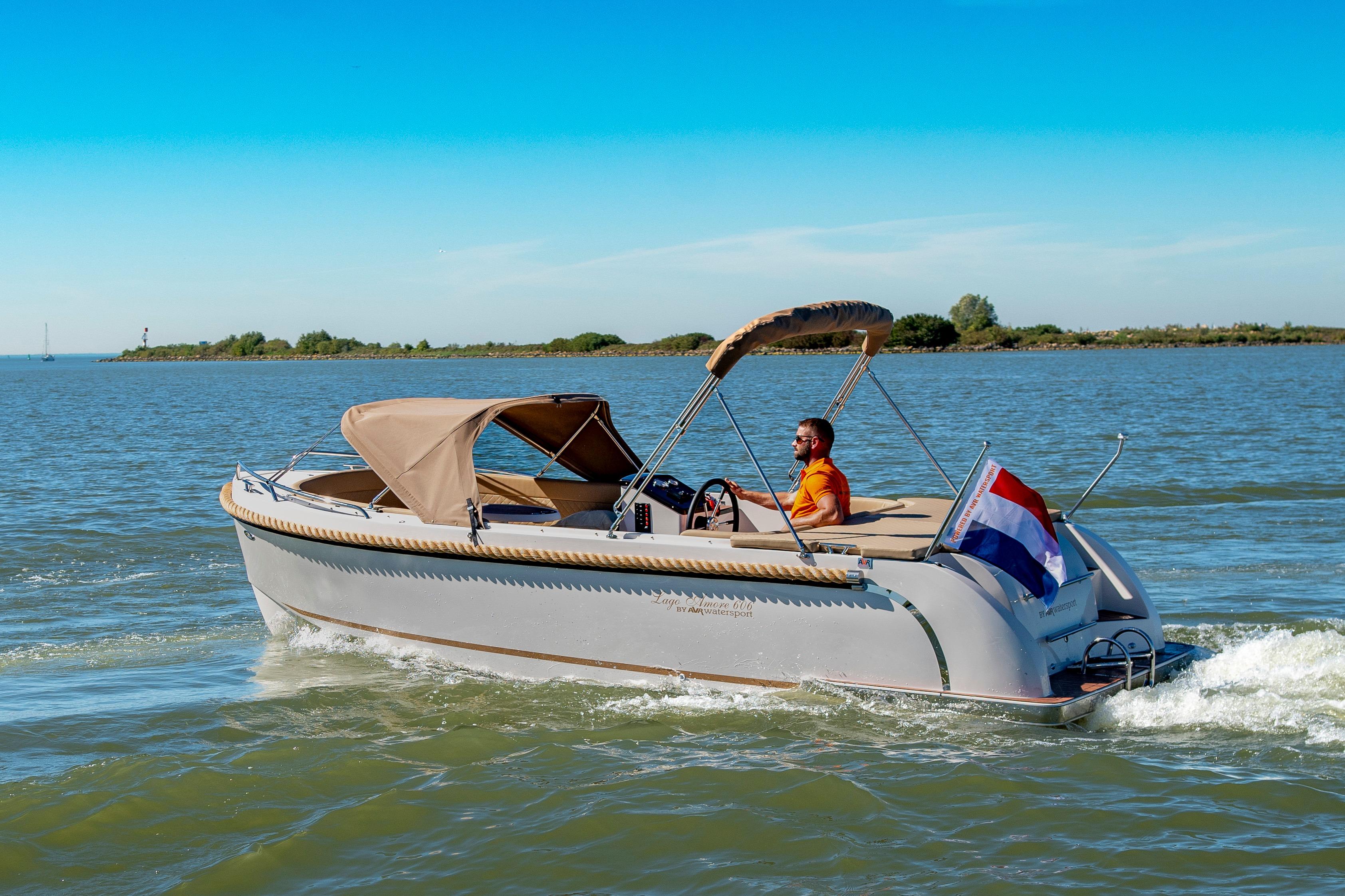 Lago Amore 606 Tender