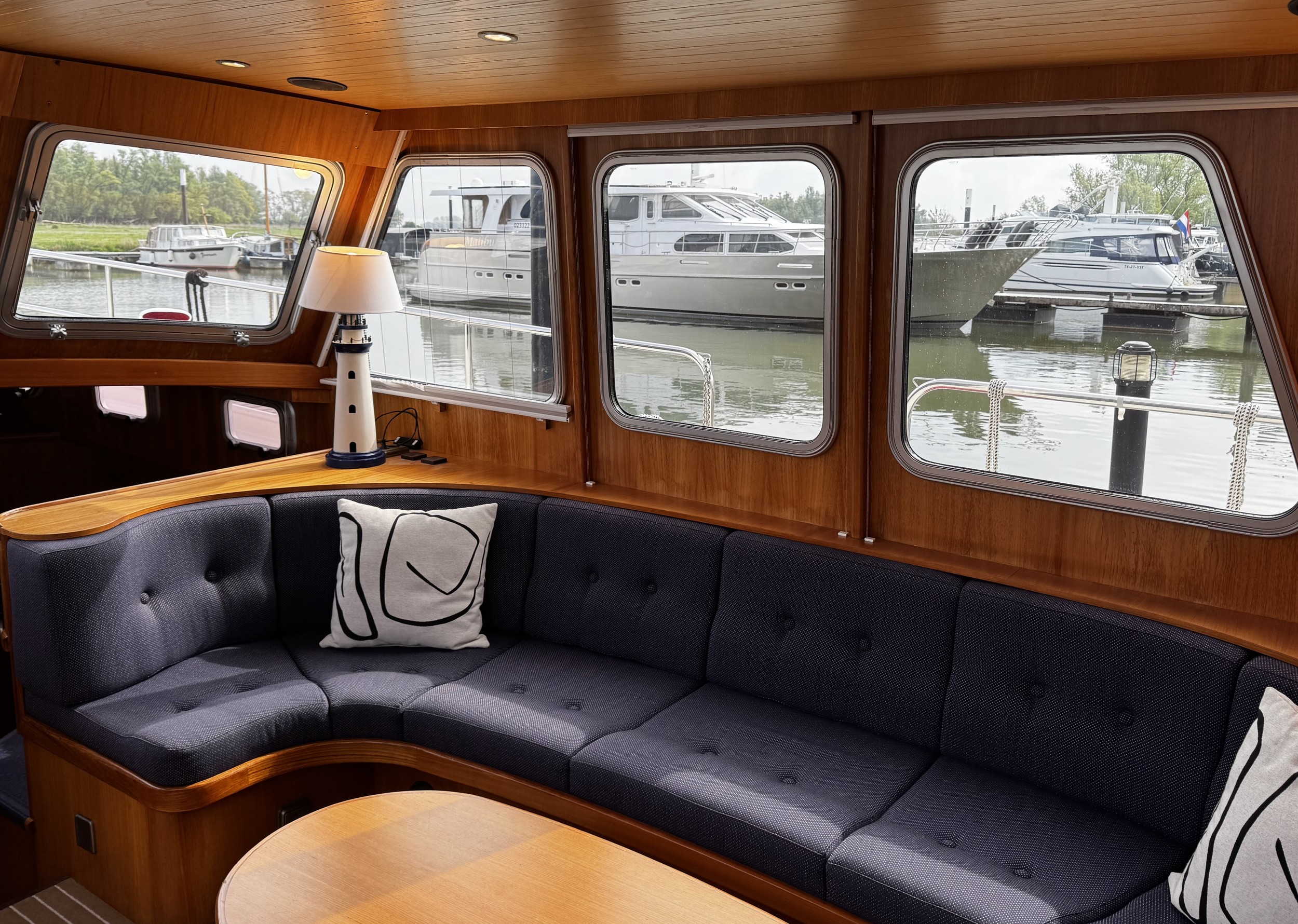 Aquanaut Drifter Trawler 1250 AK