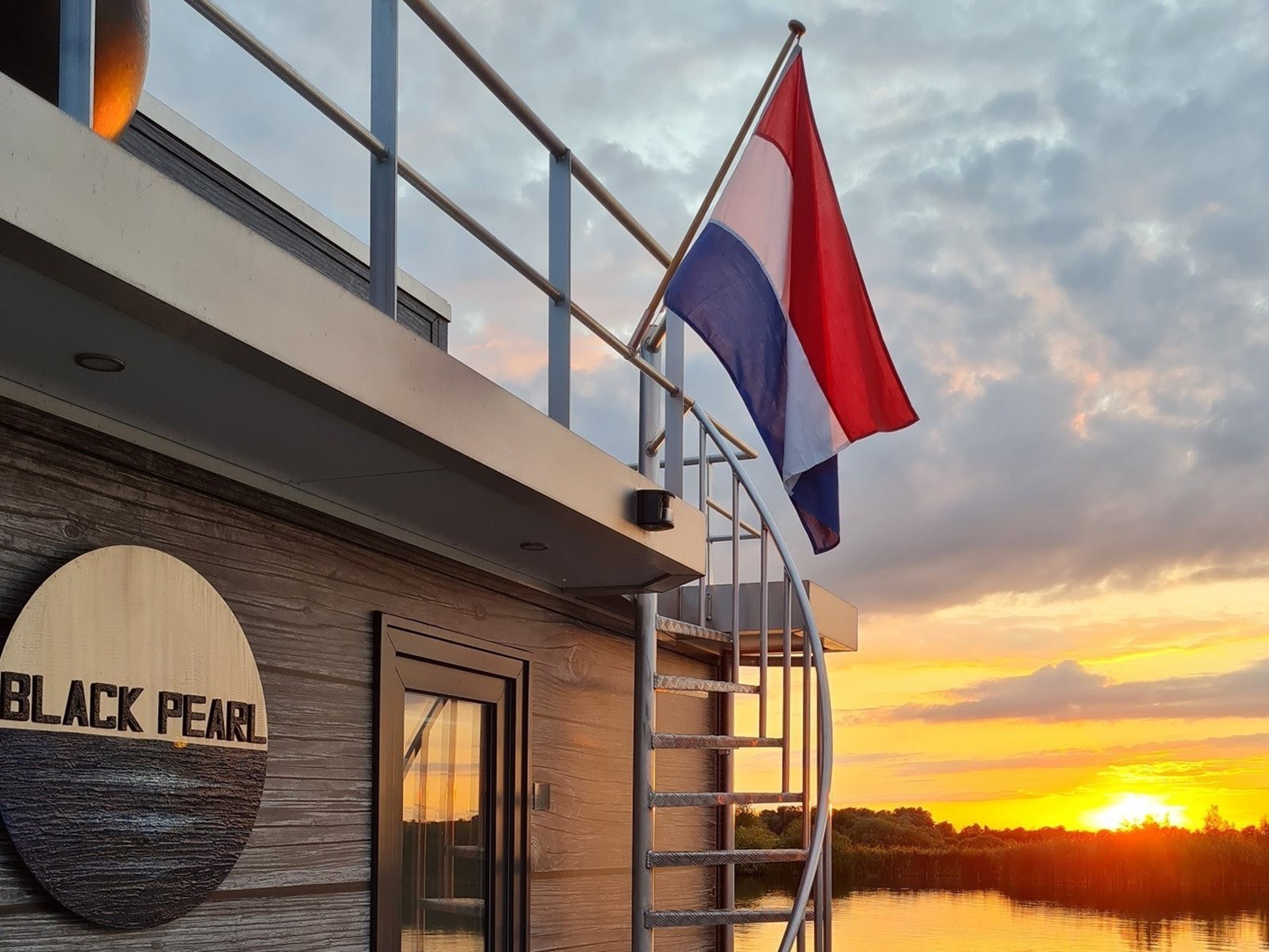 VaarAppartement 'Black Pearl' Houseboat - Panoramahut