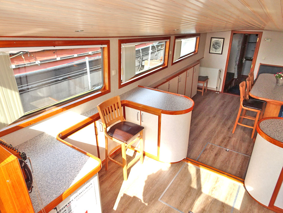 Motortjalk 21.40, met UBC