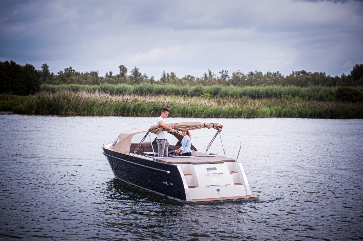 Maxima Boats 730