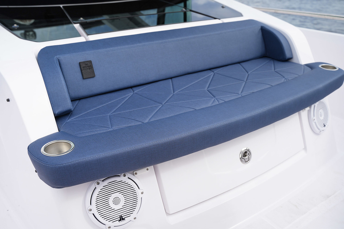 Axopar 29 XC Cross Cabin