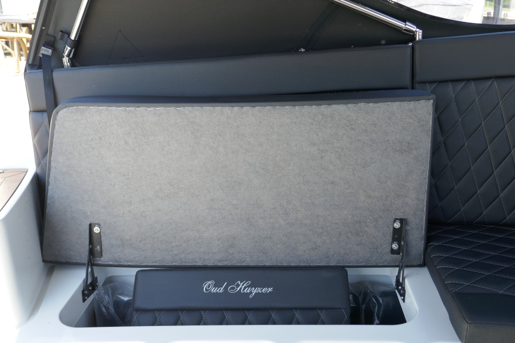 Oudhuijzer 740 Tender