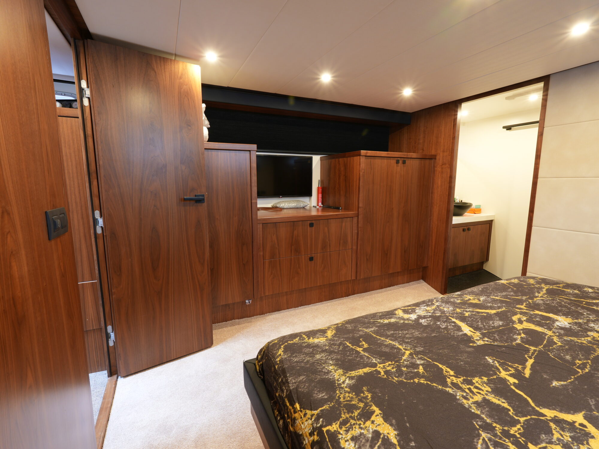 Van den Hoven Executive 15.00 MK II