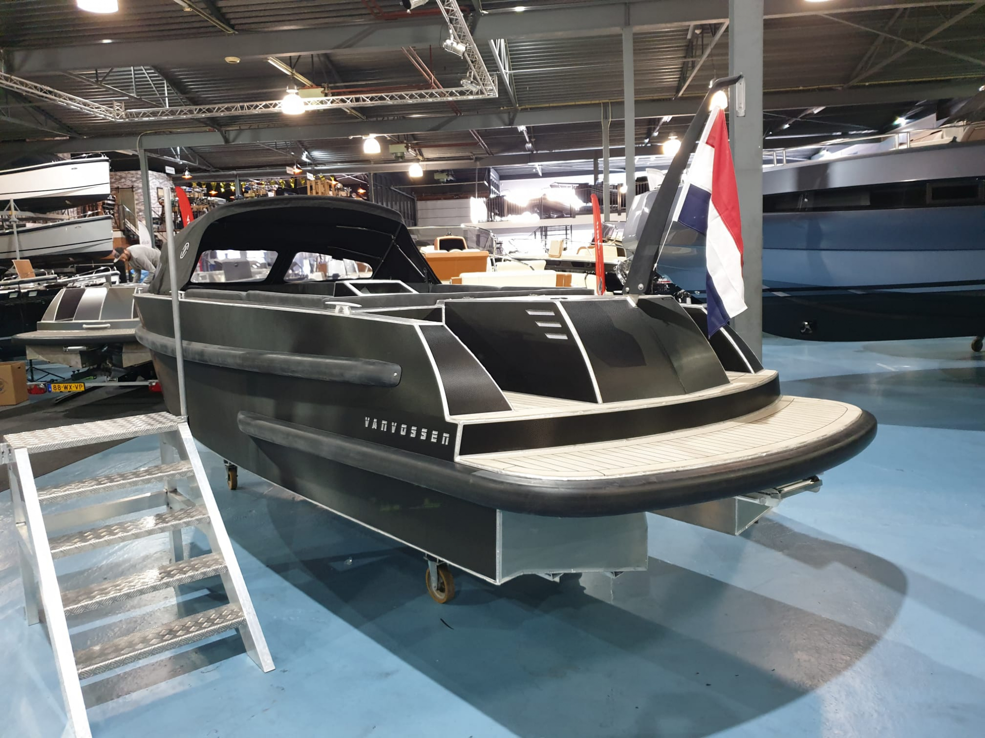 Van Vossen Tender 700 sport met Honda 100 pk op voorraad