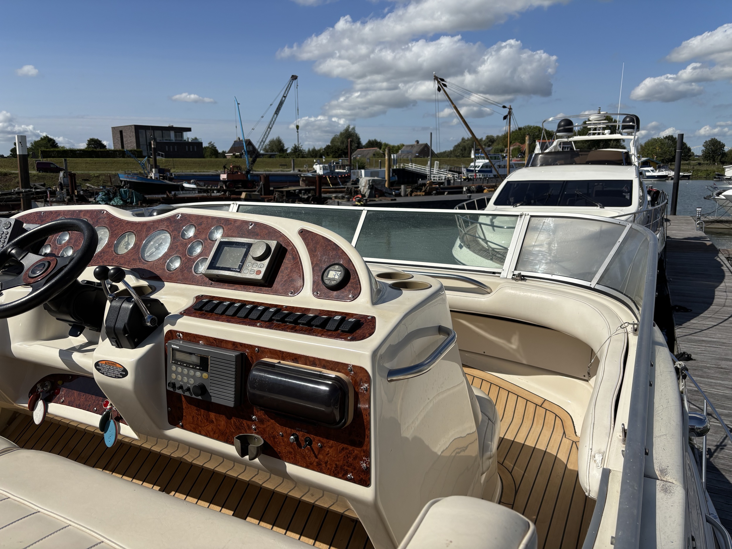 Maxum 4100 SCA