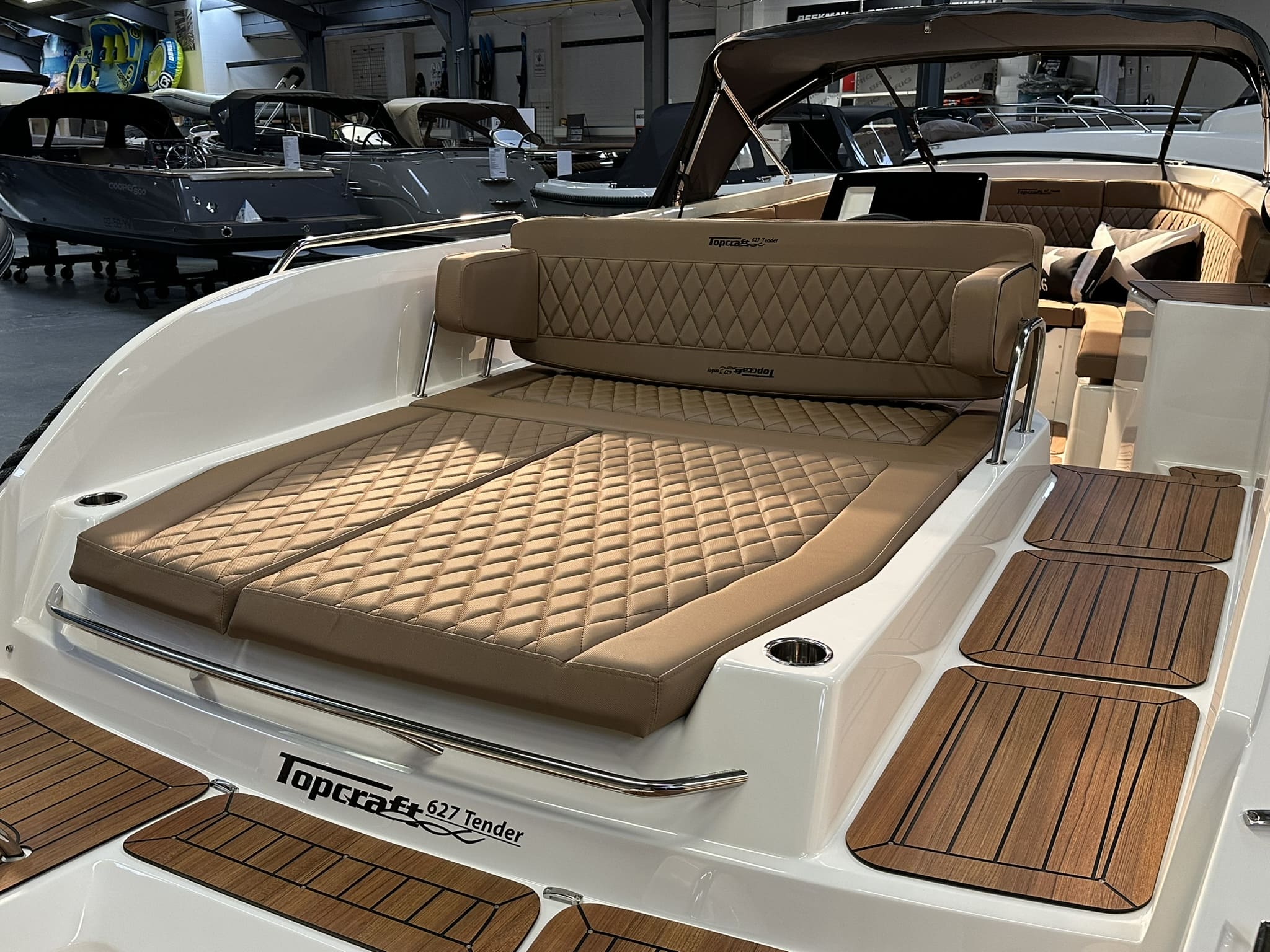 Topcraft 627 Tender