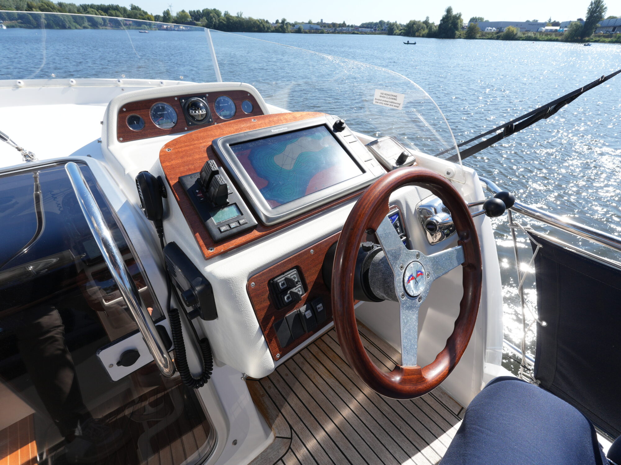 nimbus 380 Commander