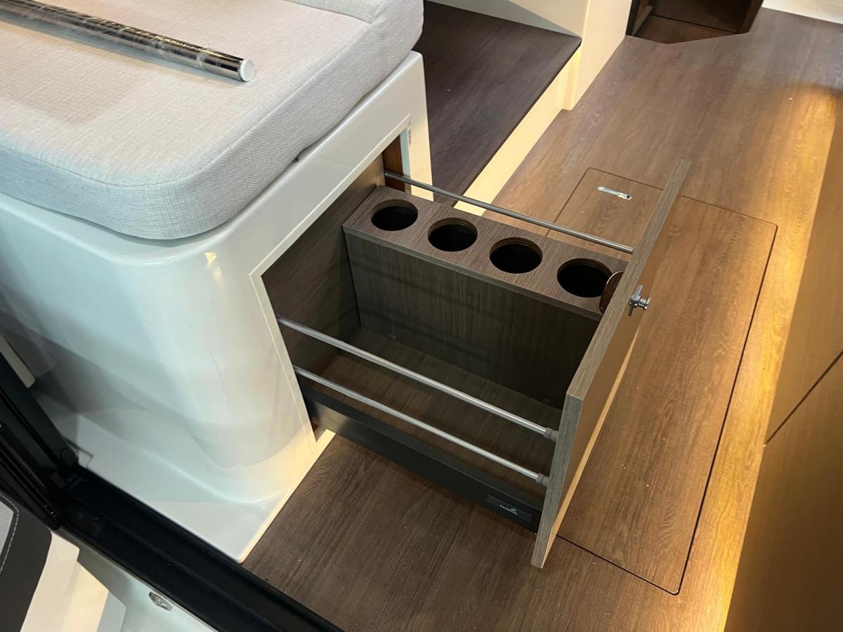 Jeanneau Merry Fisher 1095 Coupé Hardtop