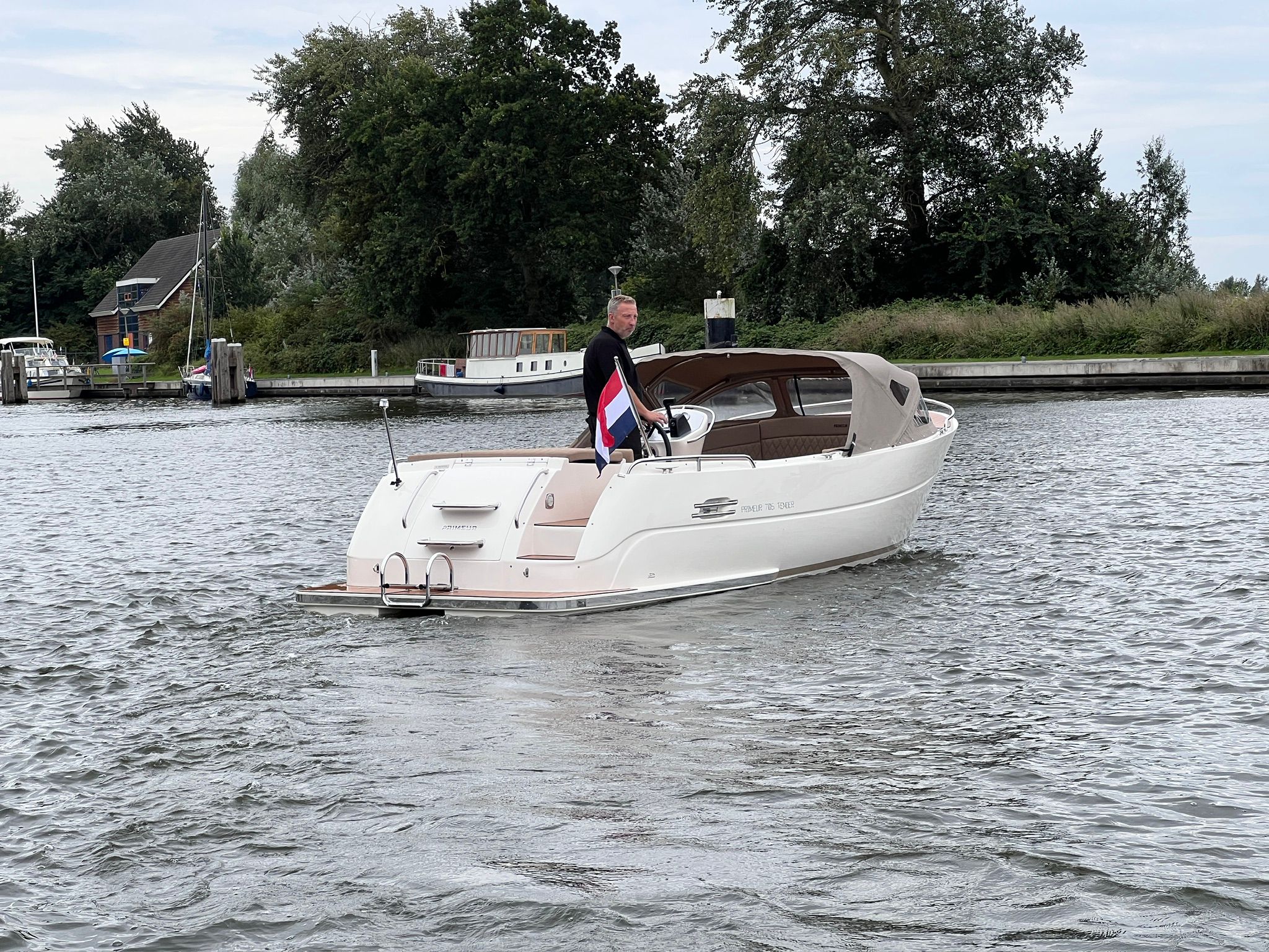 Primeur 705 Tender