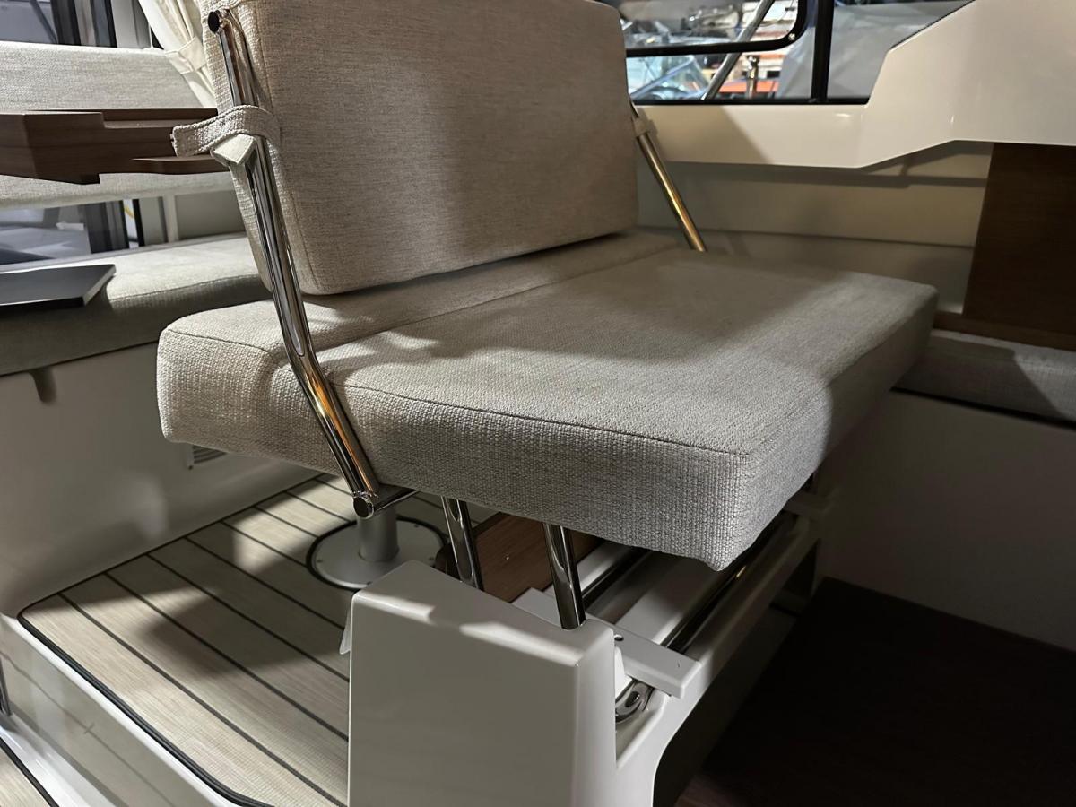 JEANNEAU 795 S2 MERRY FISHER