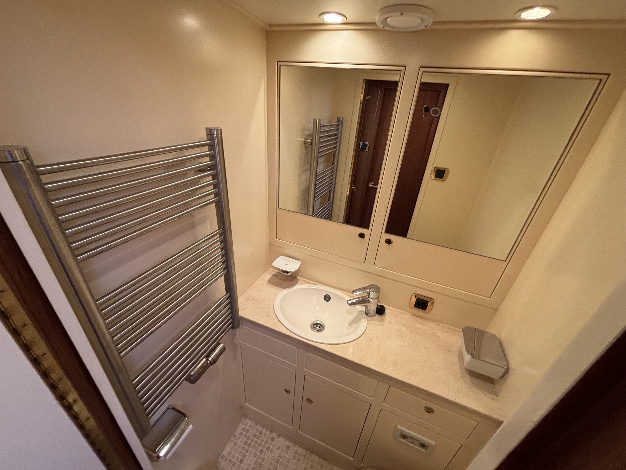 Super Van Craft 14.80 Cabrio Stabilizers