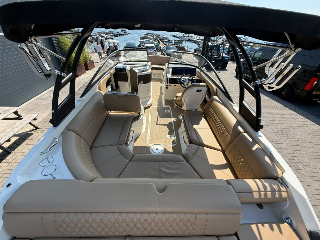 Sea Ray SLX 250