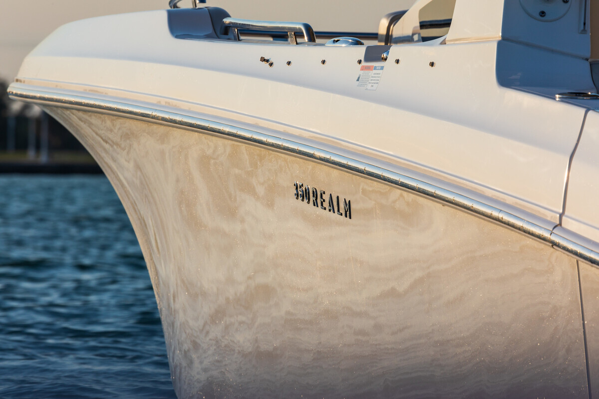 Boston Whaler 350 Realm