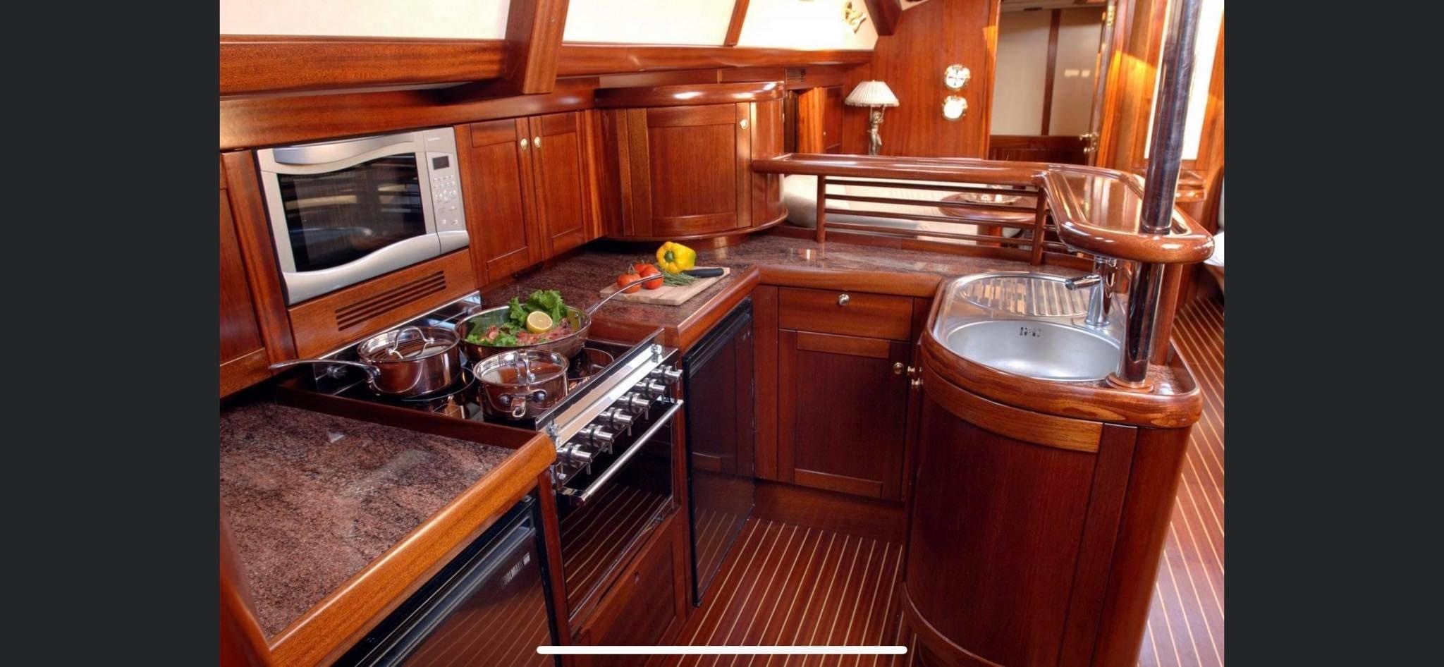 Lagoon Royal Classic 66