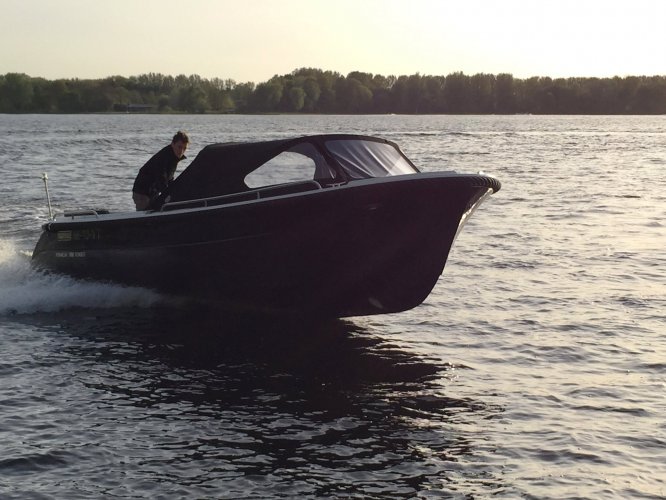 Primeur 700 Tender DE GROOTSTE SLOEPENSHOWROOM VAN NEDERLAND