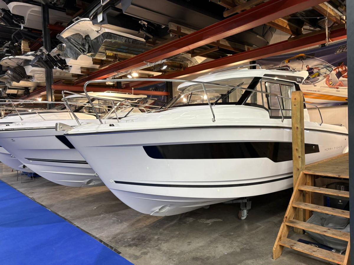 Jeanneau Merry Fisher 695 Serie 2. Deze prachtige boot is aanwezig op de Suzuki stand van hiswa te water 2026.