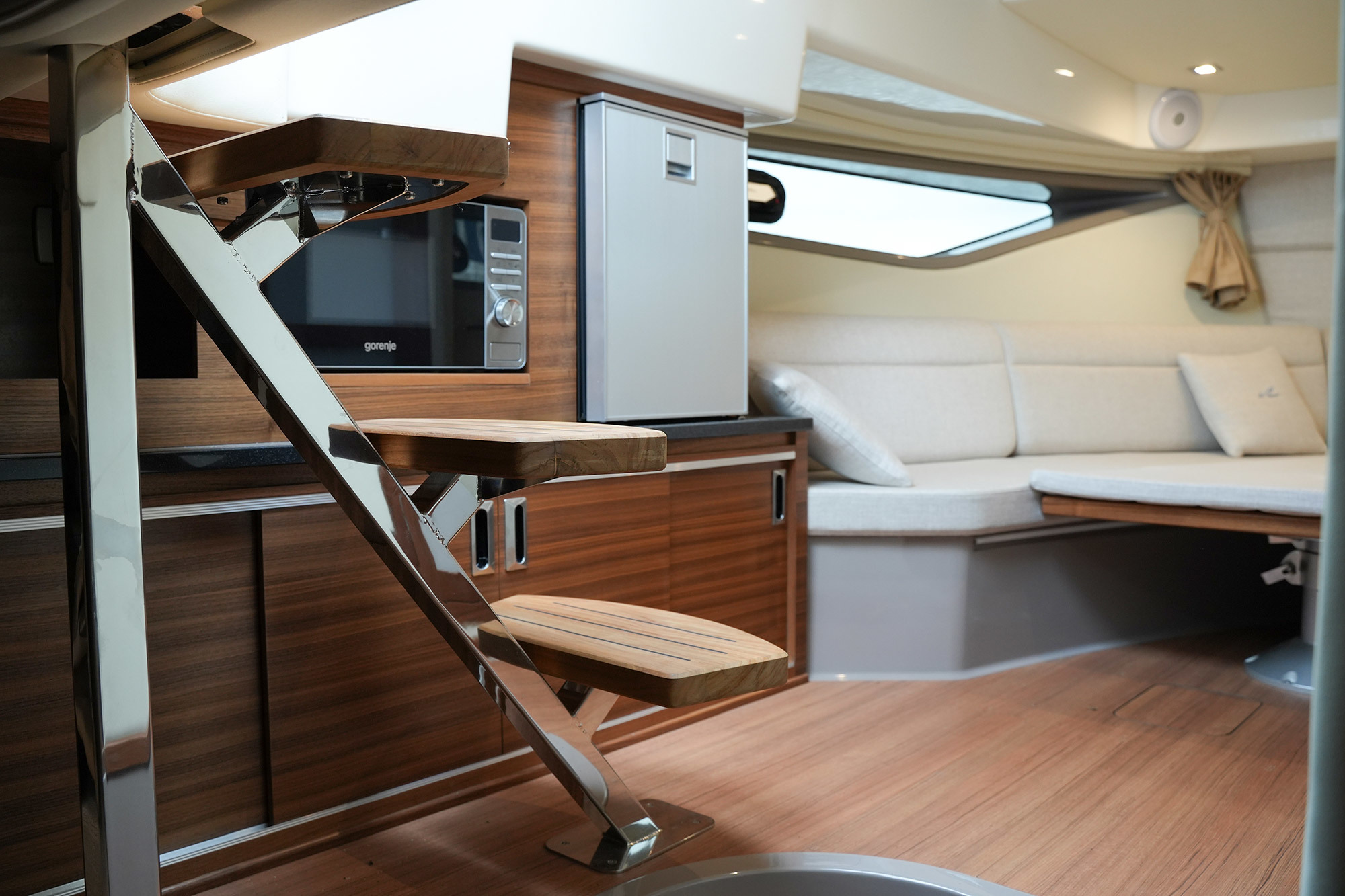 Sea Ray Sundancer 320