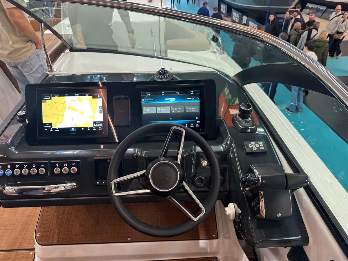 Jeanneau TH33 Twin-Hull