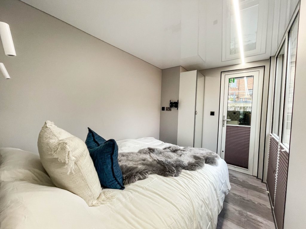 La Mare Houseboat Modern 16 ProLine