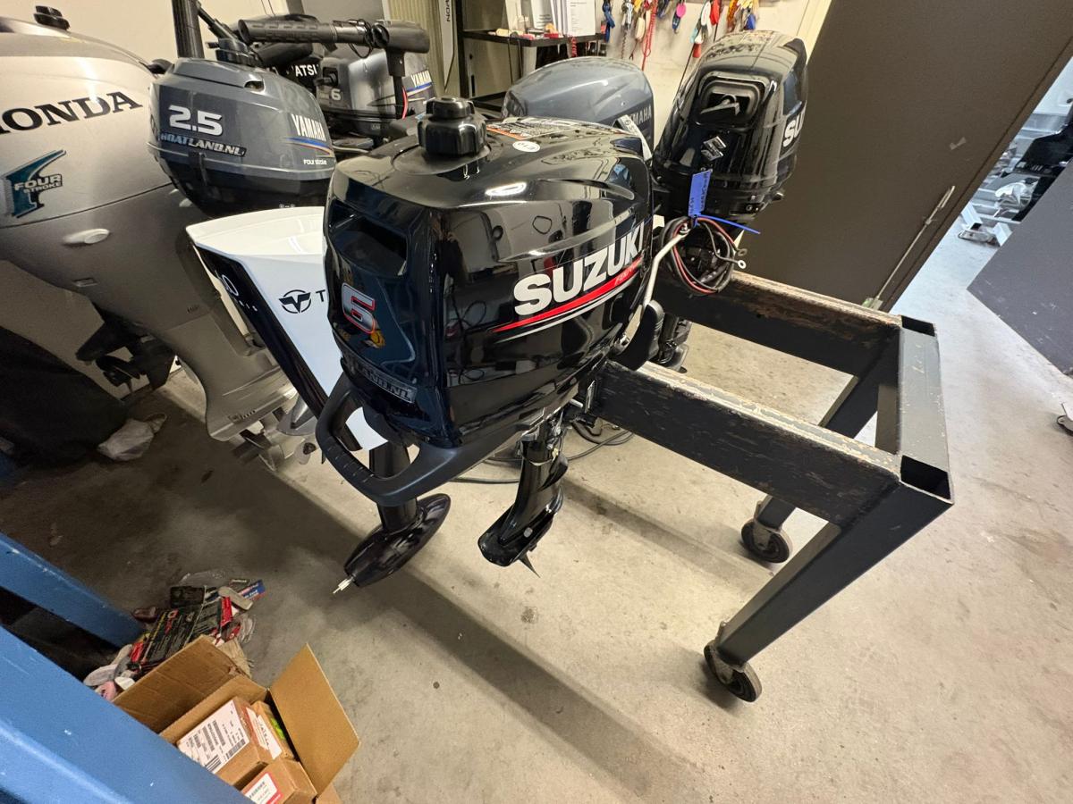 Suzuki DF6AS