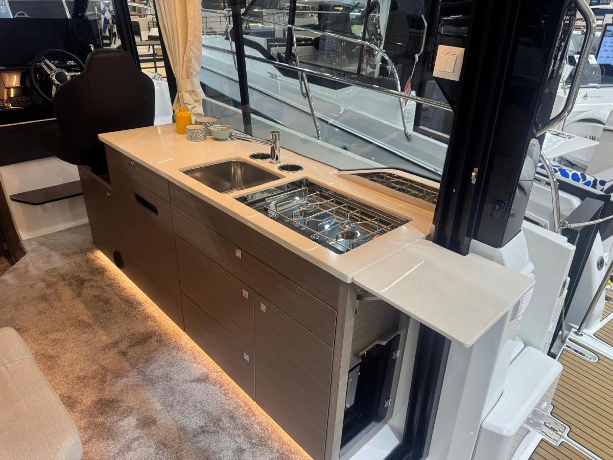 Jeanneau 1095 coupé serie 2