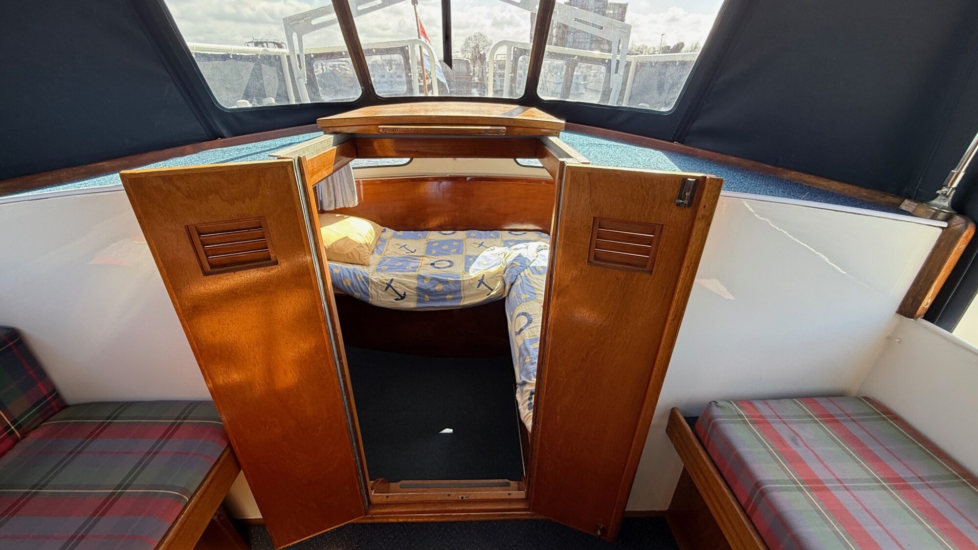 Amulet Vlet 10.00 OK AK