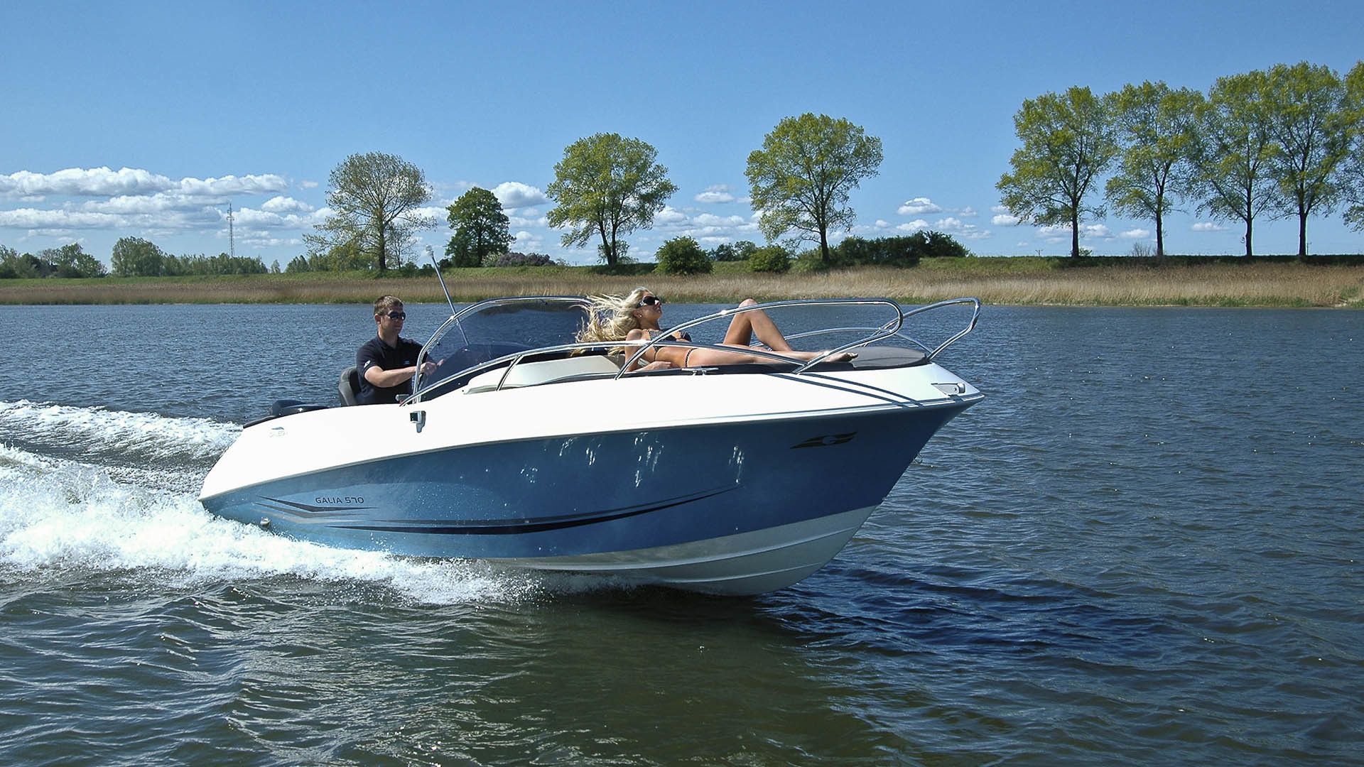 Galia ( De Sportboten Tak Van Galeon ) 570 Sundeck ( 2 Slaapplaatsen )