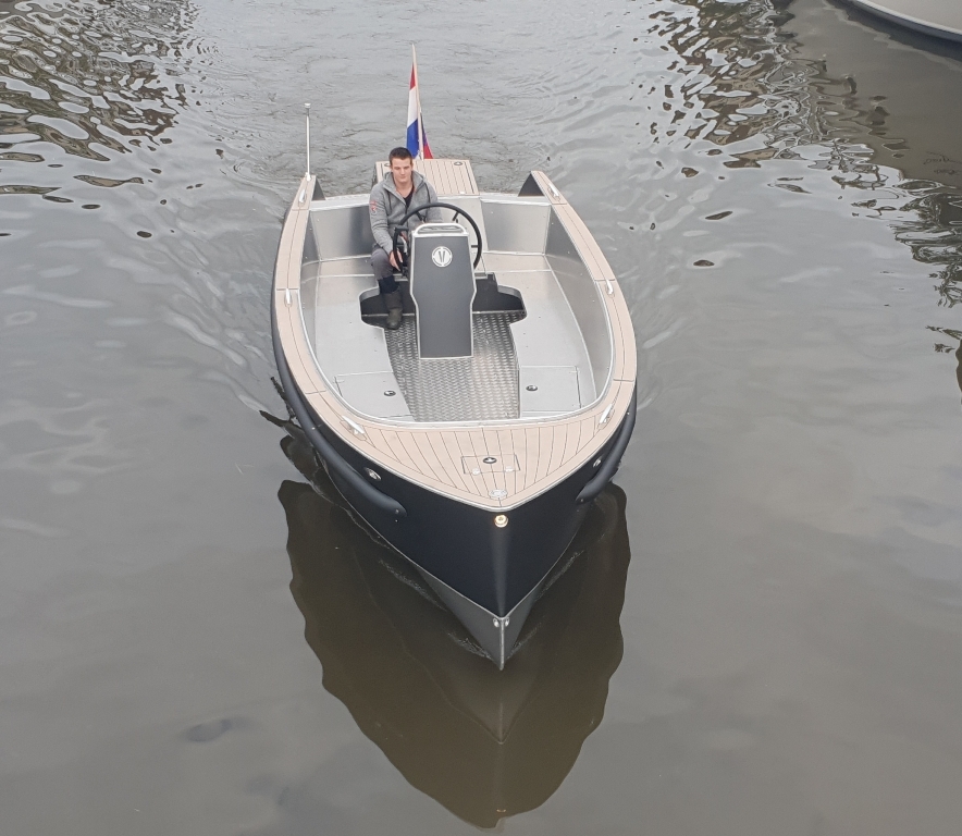 Van Vossen VanVossen Tender 777 (sport)