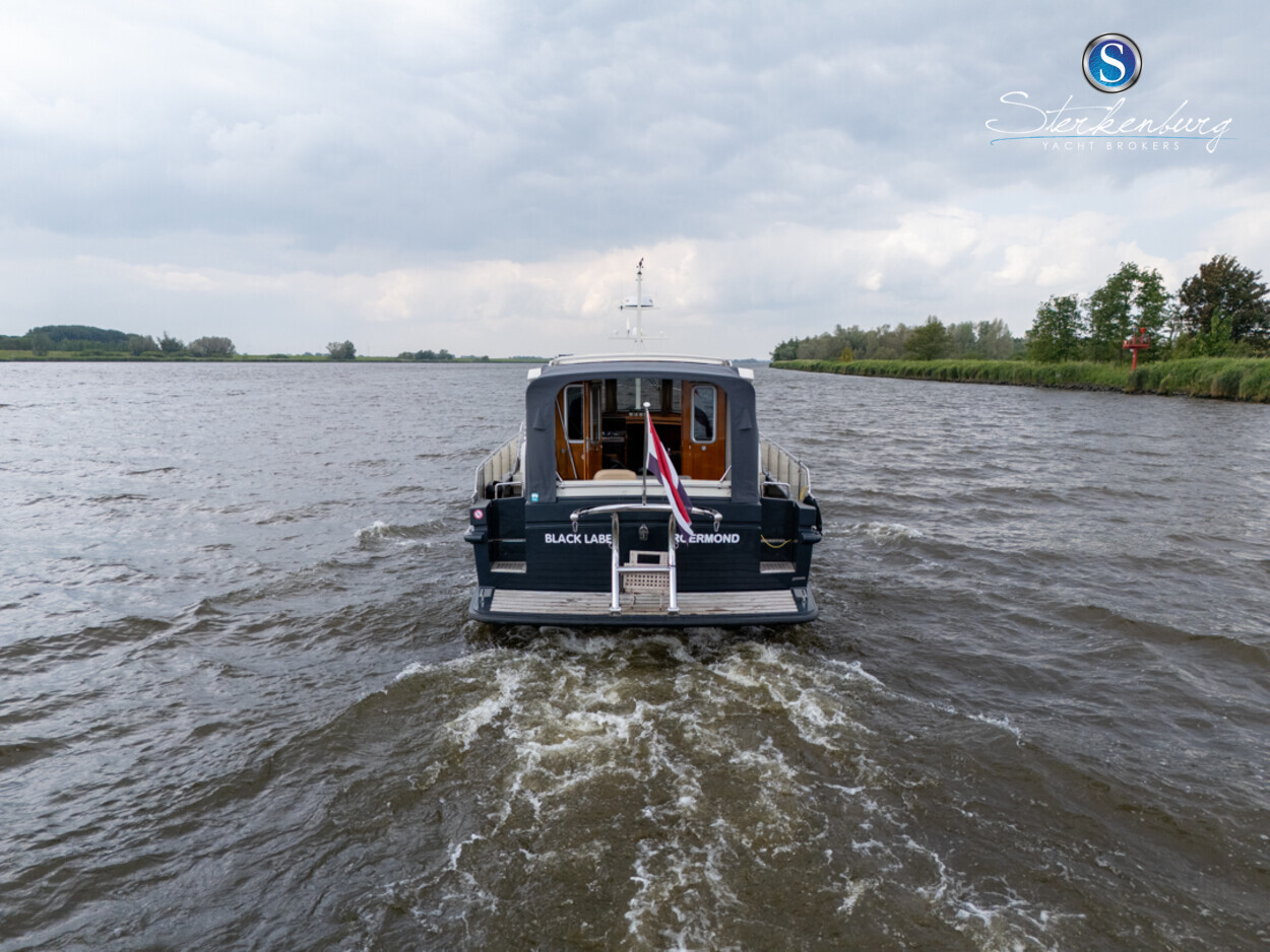 Linssen Grand Sturdy 470 Sedan Wheelhouse