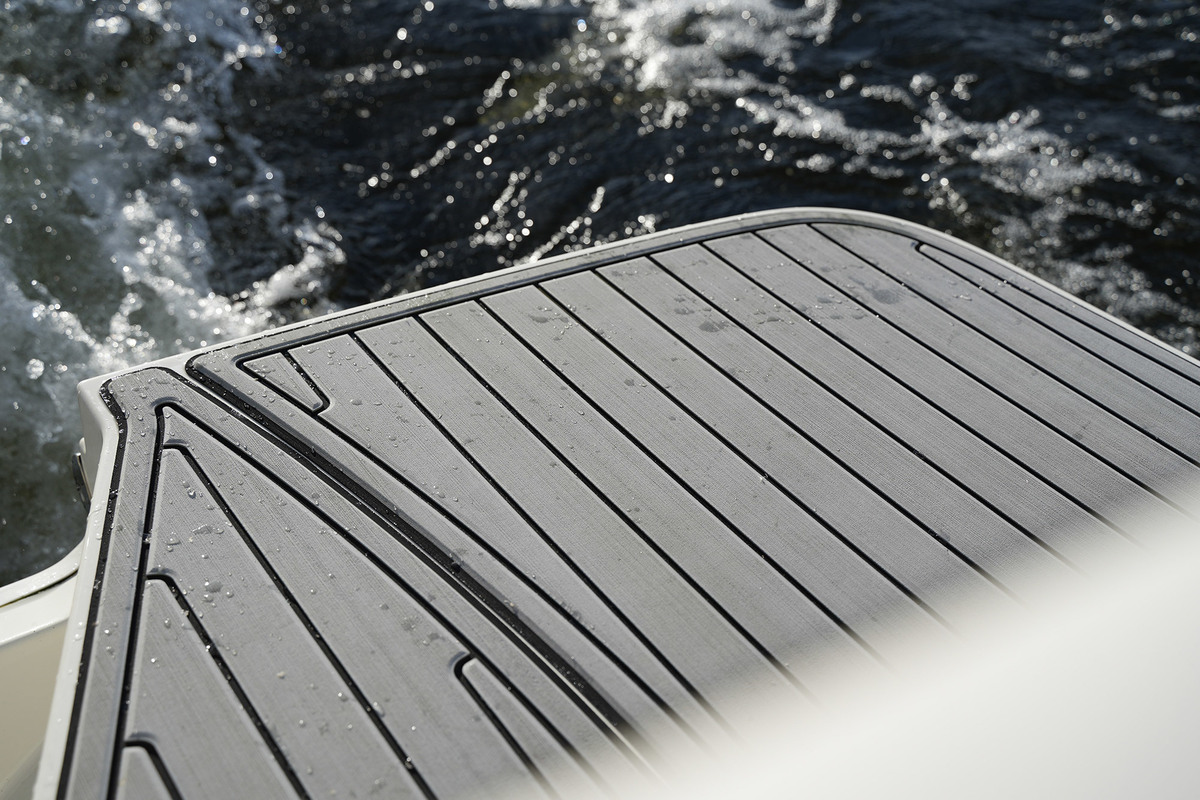 Sea Ray SPX 230 Outboard