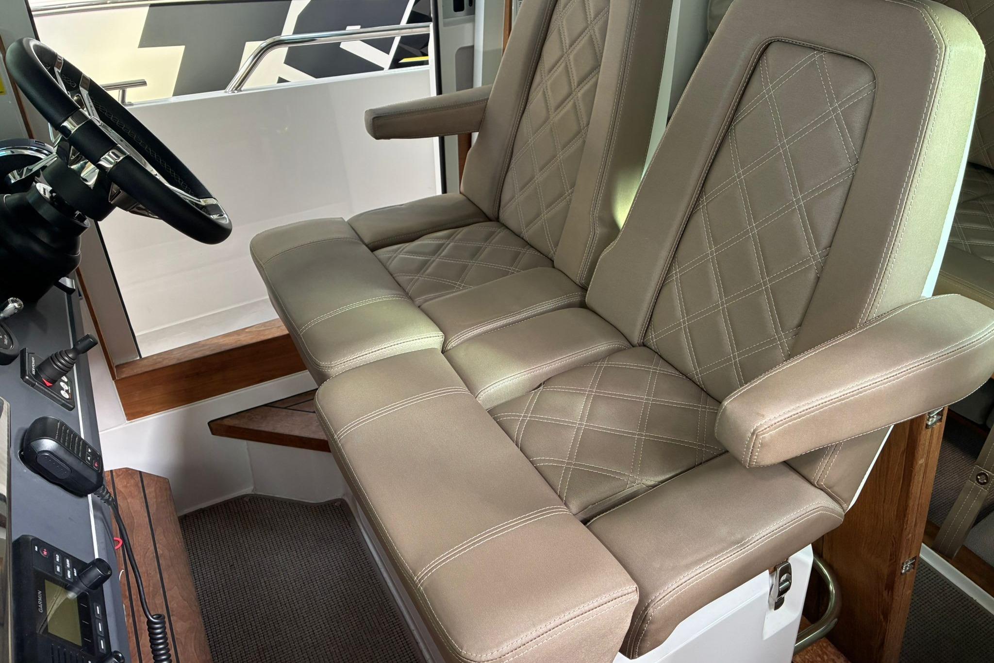 Axopar 28 CABIN
