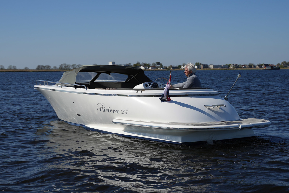 Riviera 24