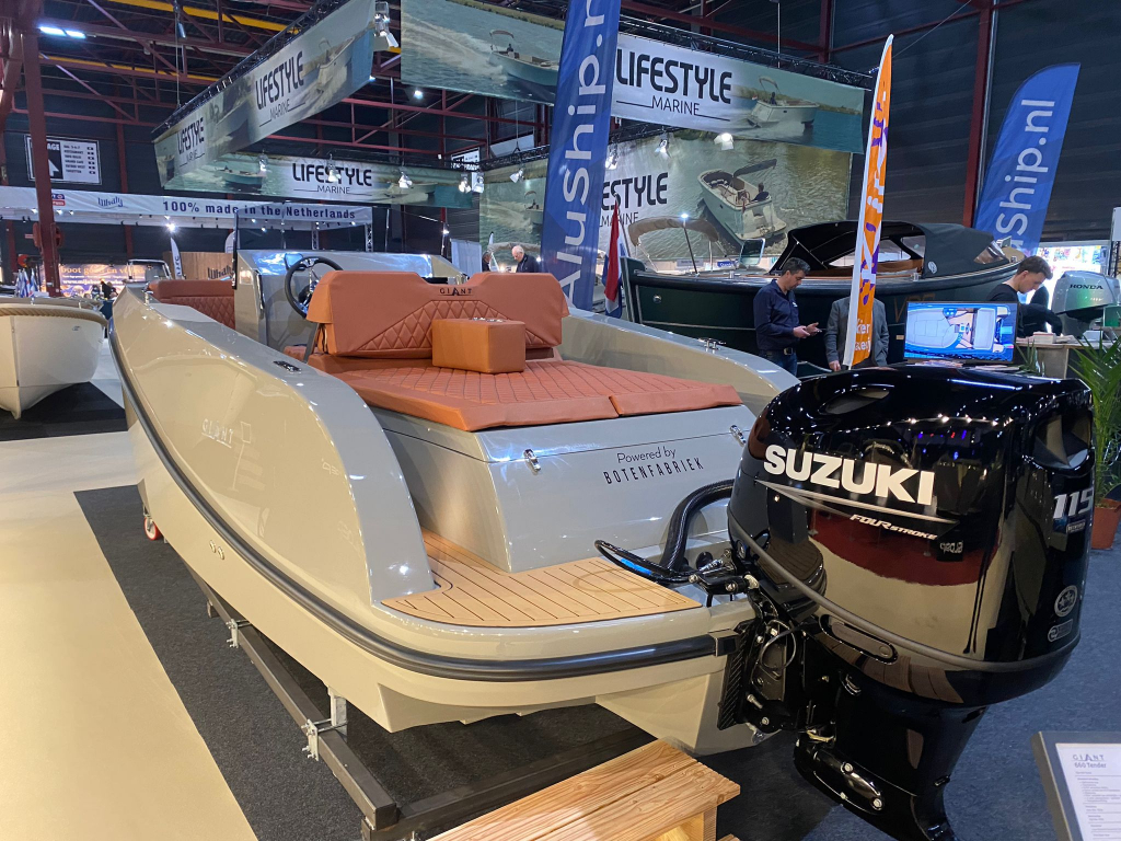 Giant 660 + 115 pk Suzuki 