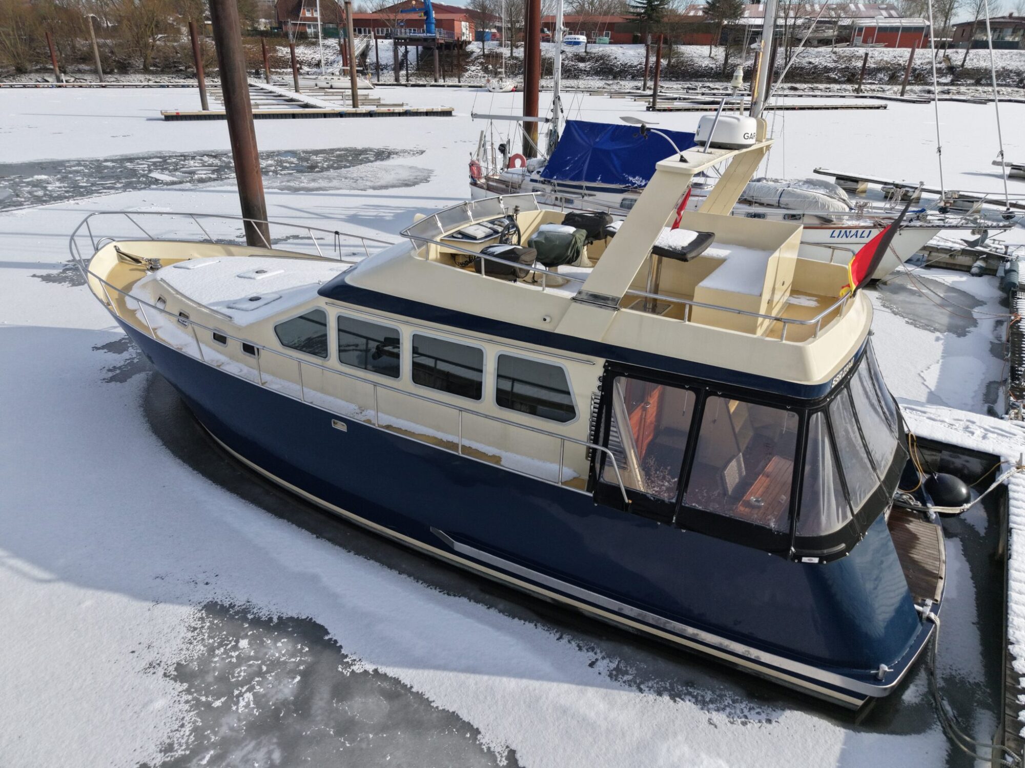 Bruce Roberts Euro 12.00 Flybridge