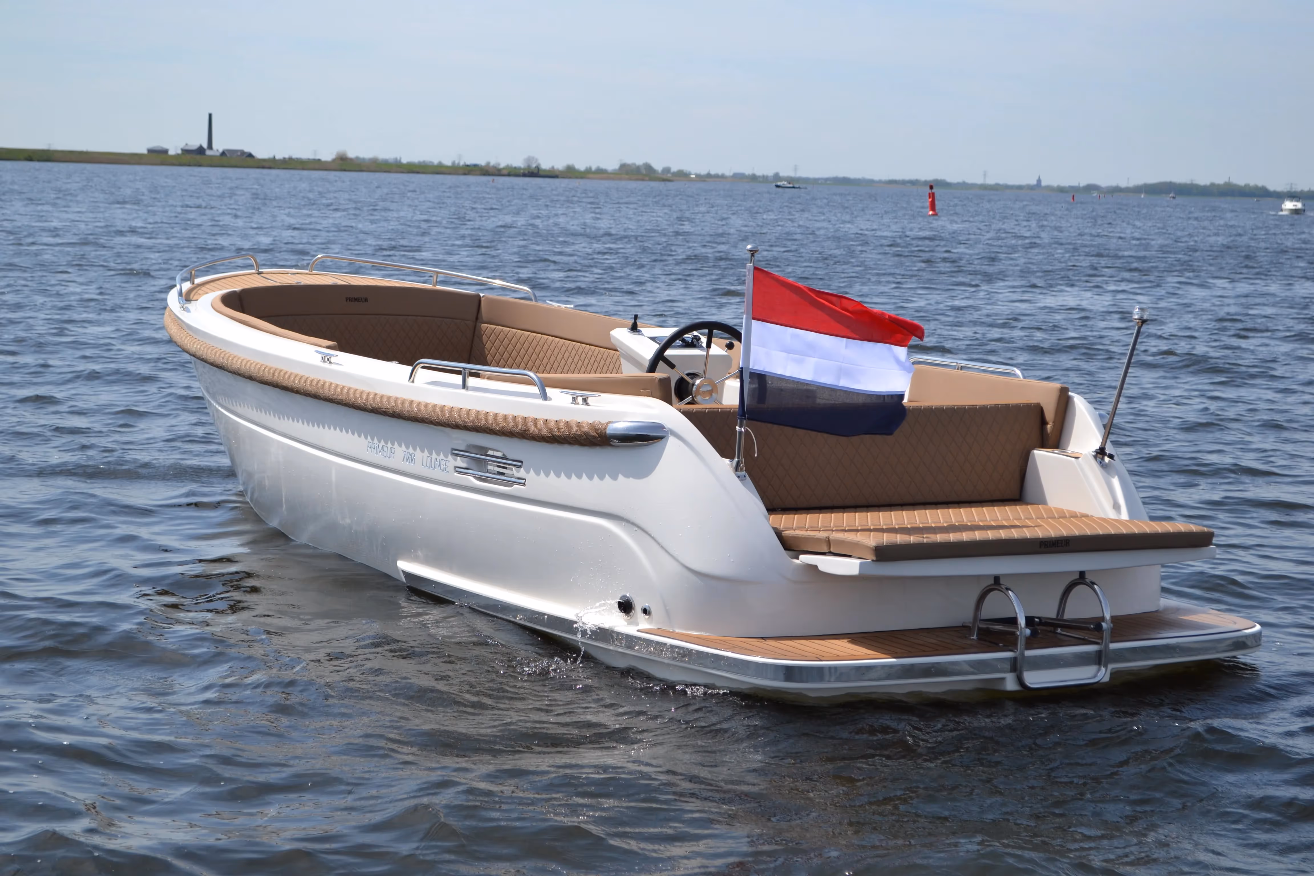 Primeur 700 Lounge