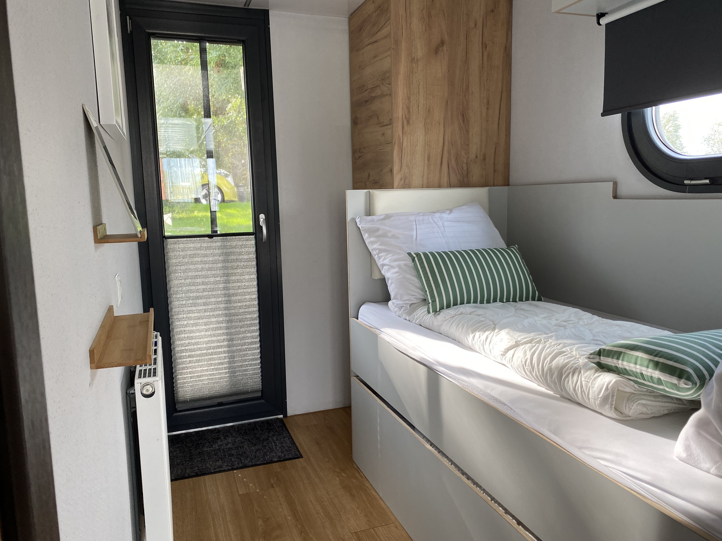 Campi 400 Houseboat Met Ligplaats En Chartermogelijkheid