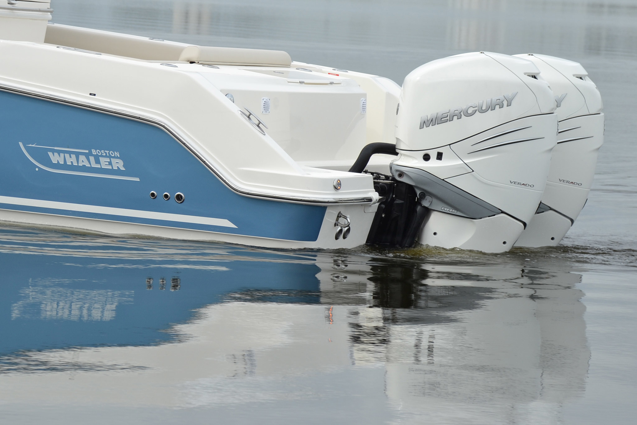 Boston Whaler 330 Outrage