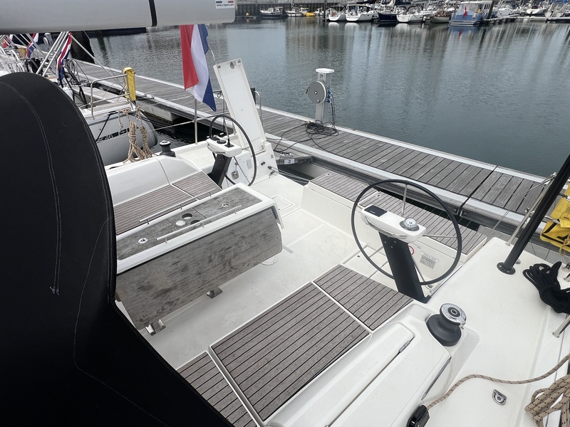 Dufour 430 GL