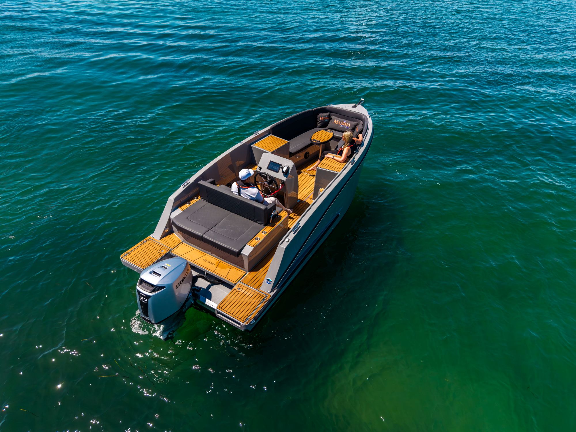Maxima Boats 680 Sport Lounge