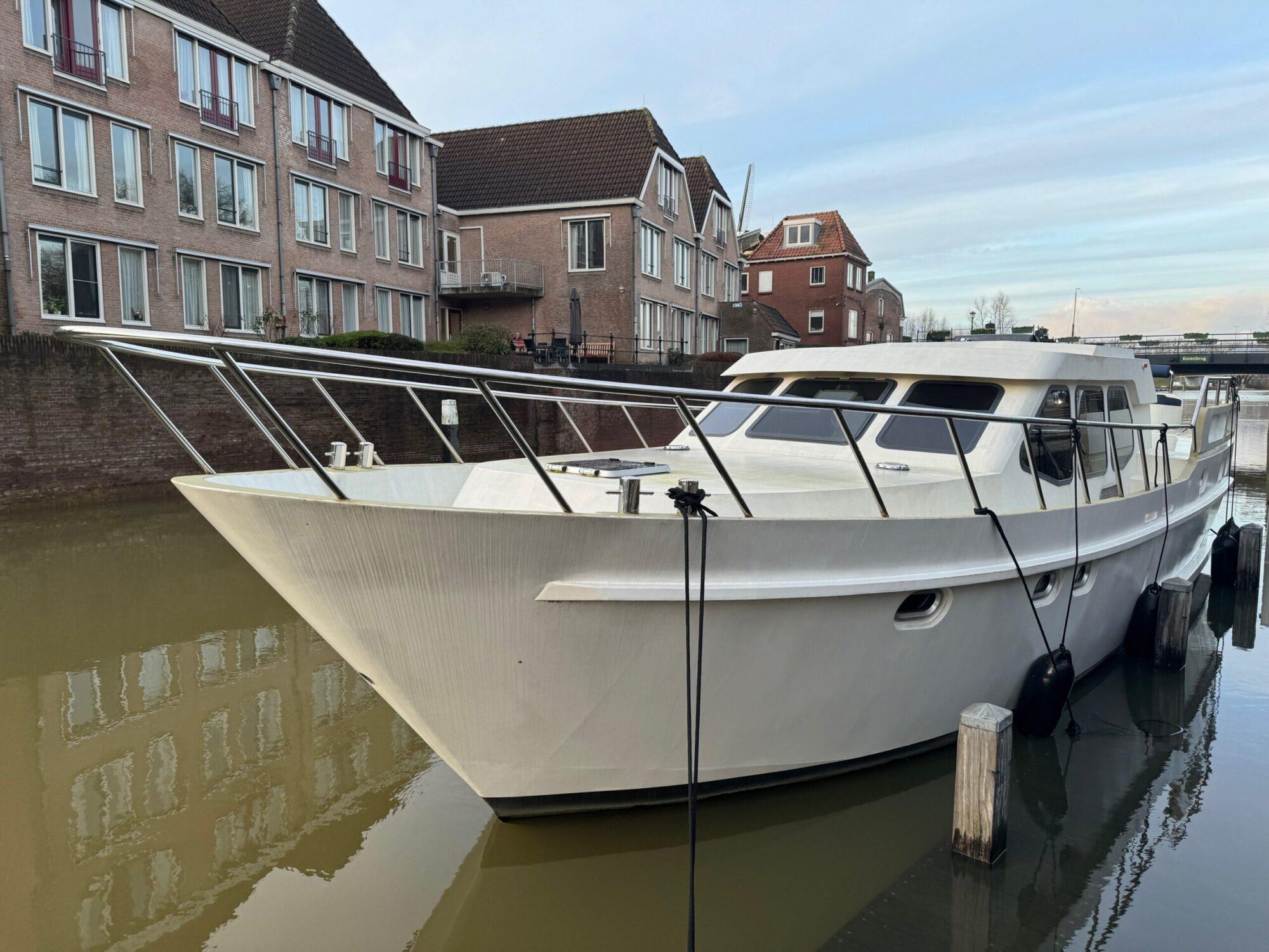 Van Vossen Van Vossen 12.80 AK