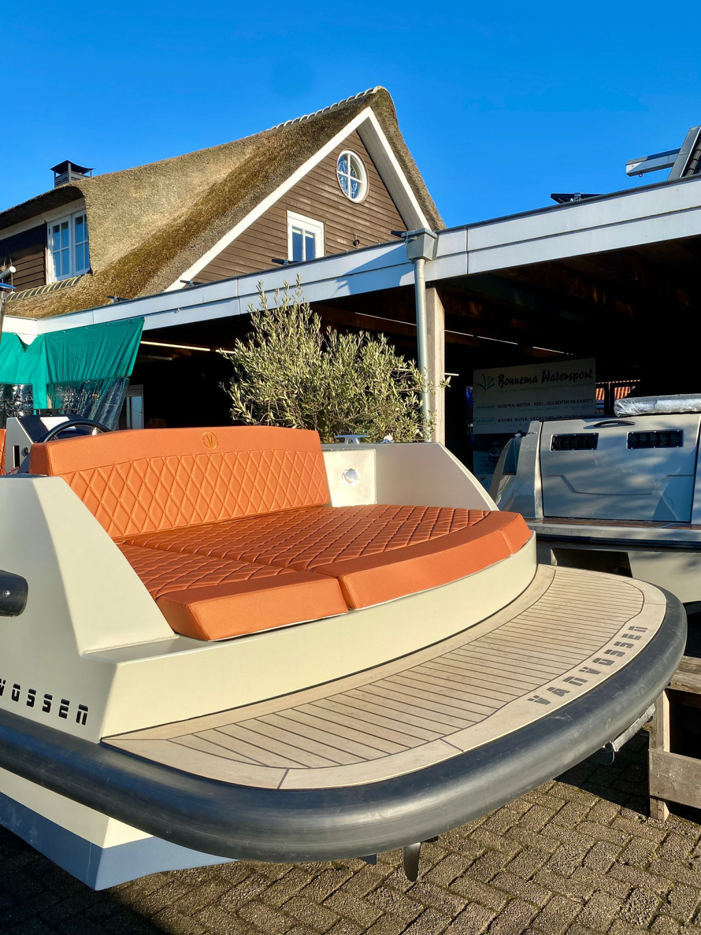 Van Vossen 650 e tender Electra Gray