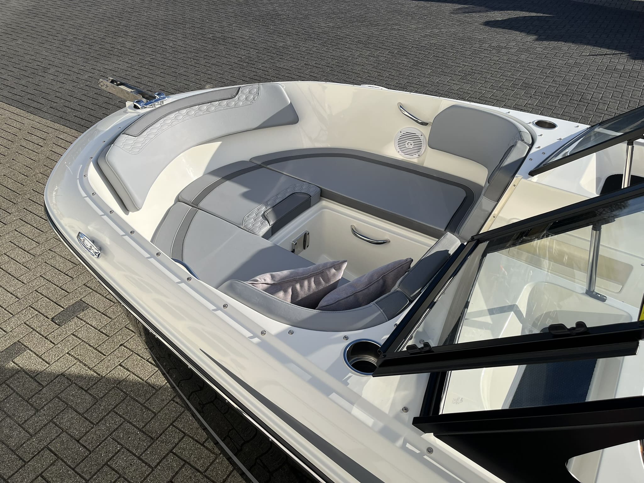 Bayliner Element M17