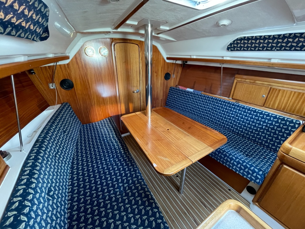 Dufour 32 Classic