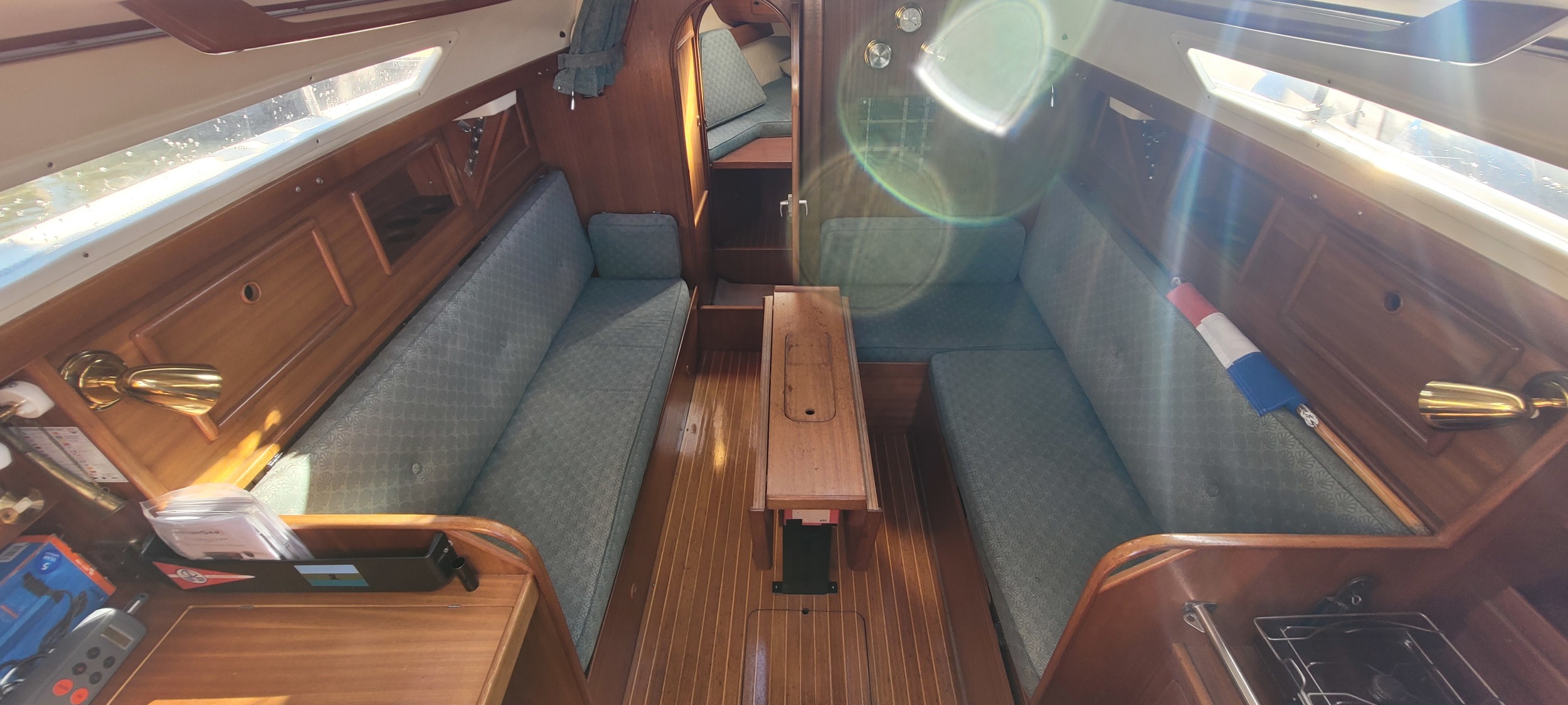 Bavaria 890